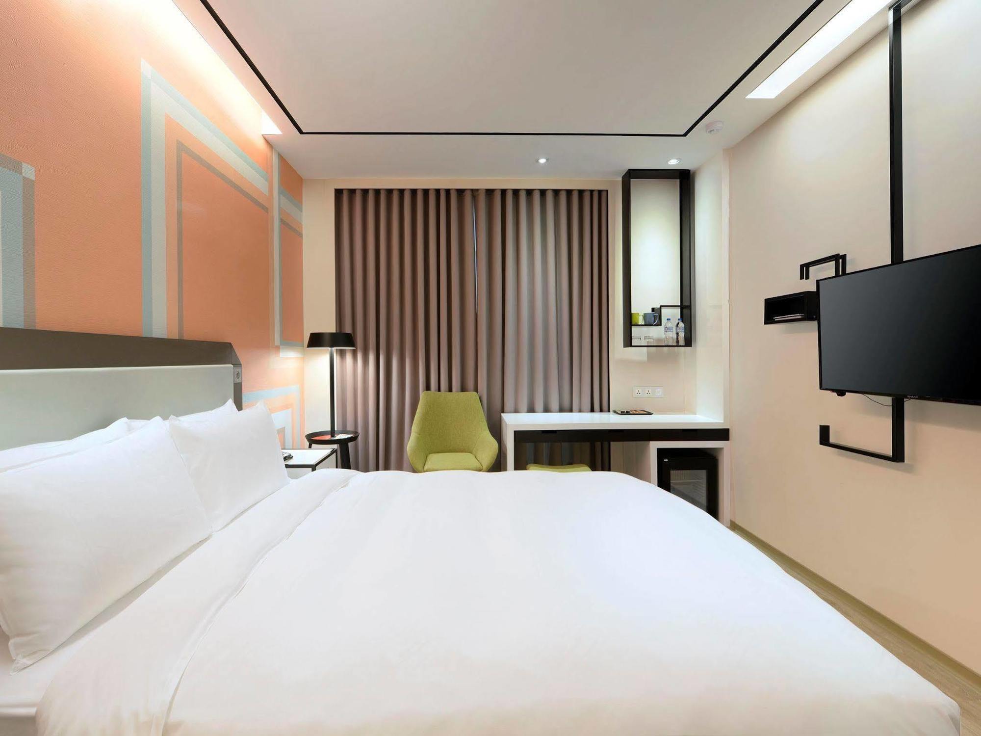 Uinn Business Hotel-Shihlin Tajpej Buitenkant foto