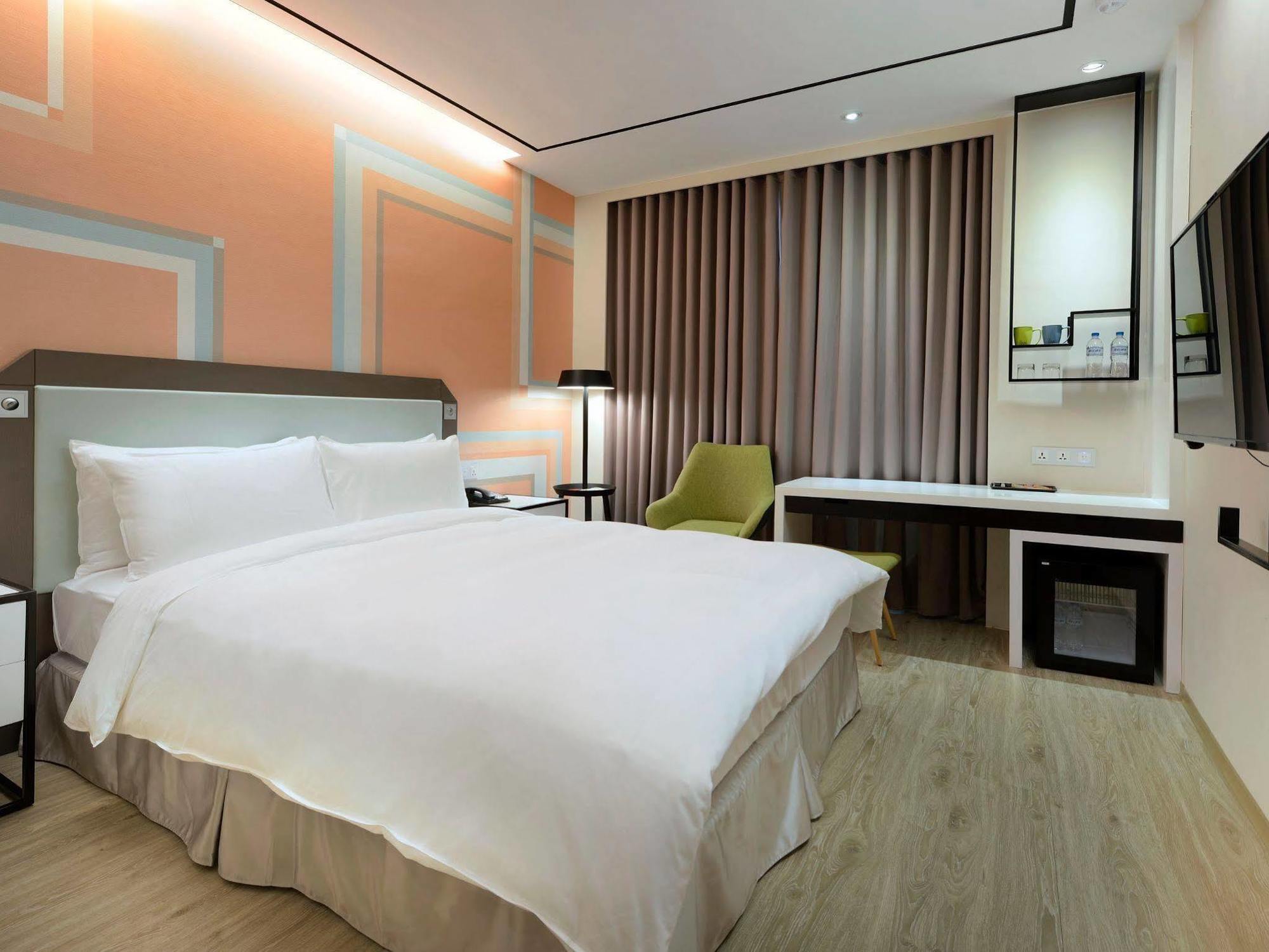 Uinn Business Hotel-Shihlin Tajpej Buitenkant foto