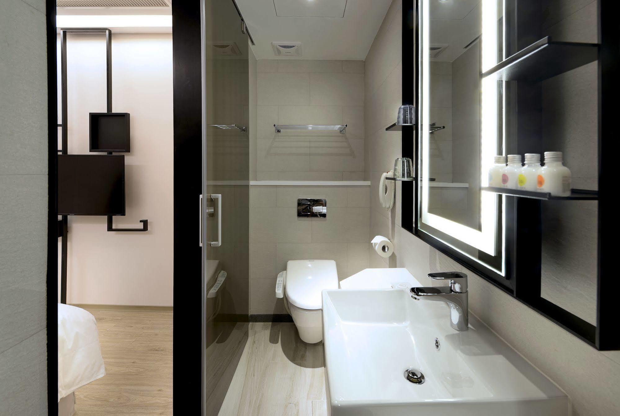 Uinn Business Hotel-Shihlin Tajpej Buitenkant foto